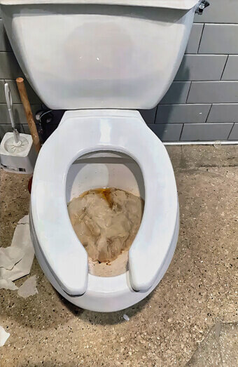 https://blockeddrainsgwelup.com.au/uploads/2025/07/blocked-toilet-27776.jpg