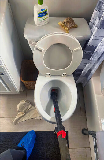 https://blockeddrainsgwelup.com.au/uploads/2025/07/blocked-toilet-54169.jpg